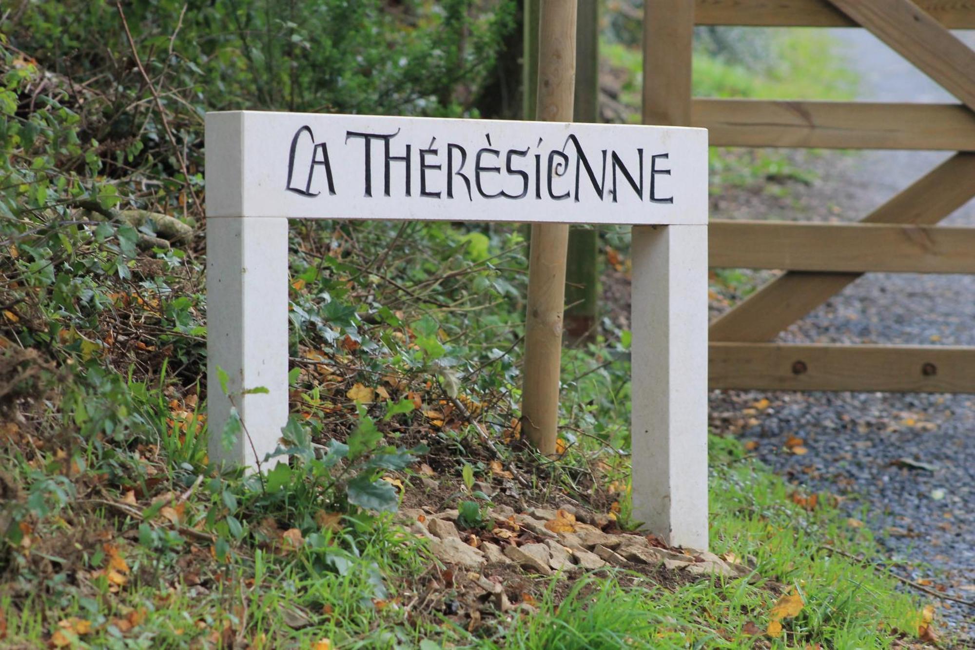 La Theresienne Pleines-Oeuvres Εξωτερικό φωτογραφία